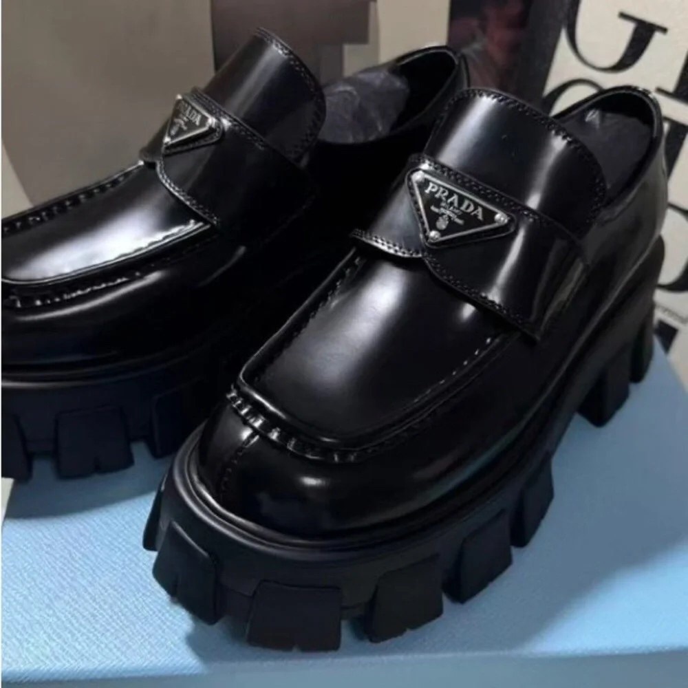 🌞🌞🌞Prada platform loafers